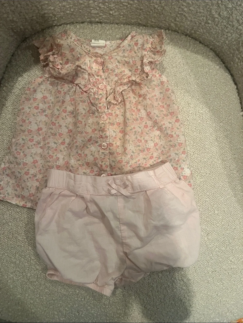 H&M Light Pink Floral Ruffle Top with Pale Pink Shorts 9-12 months EUC